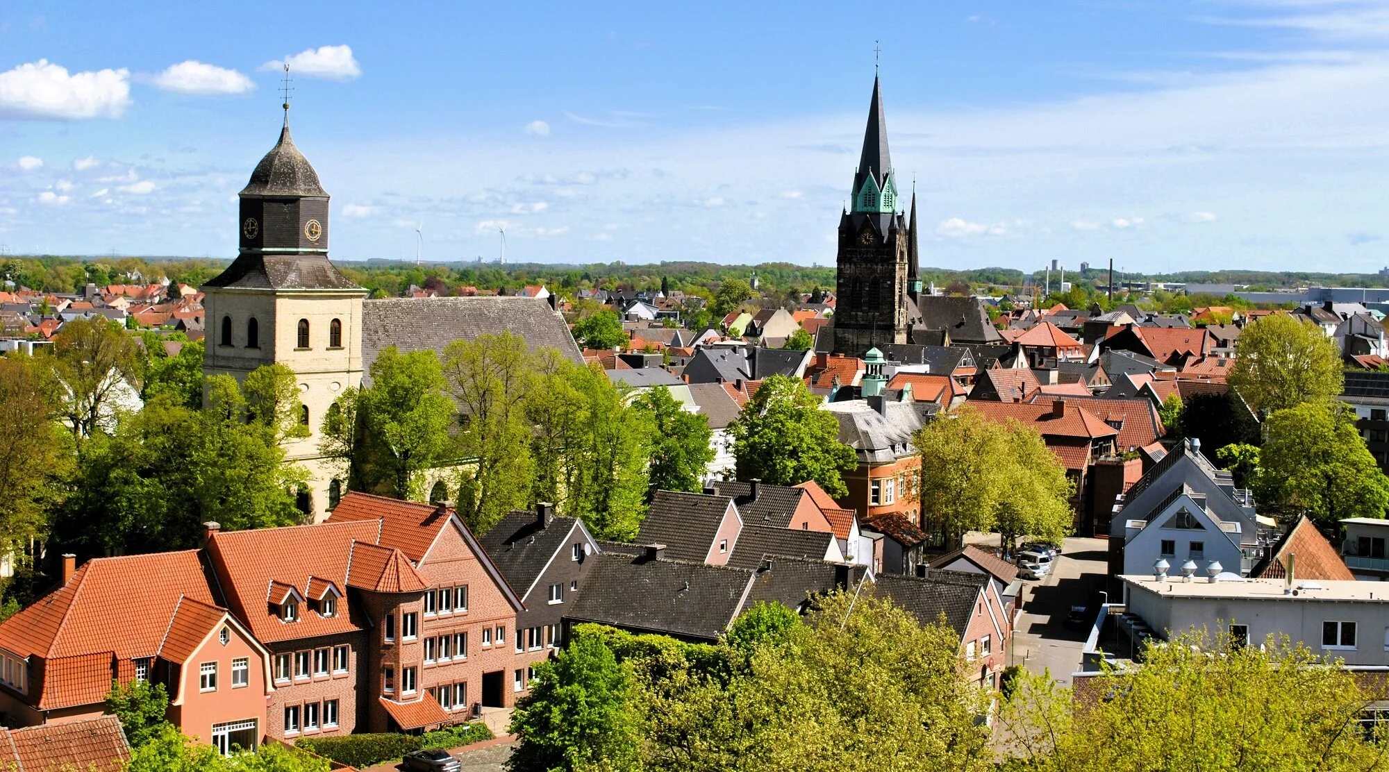 Blick über die Altstadt von Ahlen mit Kirchtürmen